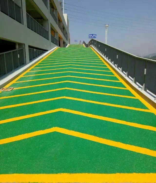 福建環氧樹脂地坪,滄晟地坪漆廠家:停車場地坪最佳的施工方式
